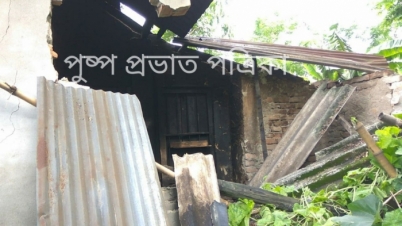 আবার হাতির হানায় ৪ বাড়ি তছনছ প্রতিবাদে বিট অফিস ঘেরাও