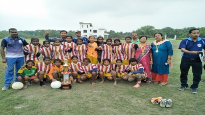 অনূর্ধ্ব ১৭ বালিকা বিভাগে চ্যাম্পিয়ন গাজোলের হাতিমারি হাইস্কুল