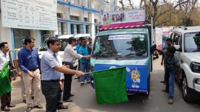 ভোটারদের ভোট দেওয়ার ব্যাপারে সচেতনতামূলক ট্যাবলোর সূচনা