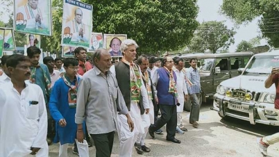 মনোনয়ন পত্র দাখিল কংগ্রেস প্রার্থী আবু হাসেম খান চৌধুরী এবং ঈশা