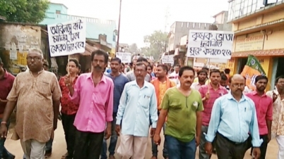 কাটমানি নিয়ে বিজেপির বিক্ষোভ মিছিল বীরভূমের রাজনগরে।