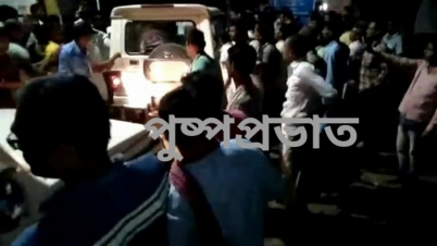 বন্যা দুর্গতদের ত্রাণ বিলিতে জাতপাতের অভিযোগে ঘেরাও সংসদ খগেন