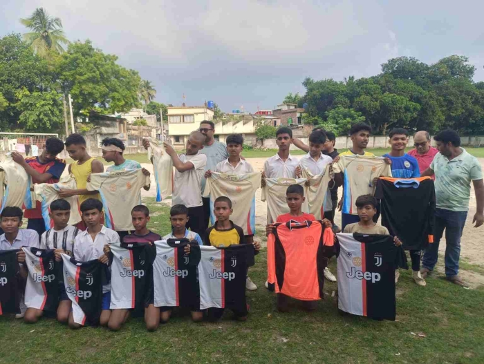 মালদায় সমাজসেবায় দৃষ্টান্ত রোটারি ক্লাব অব সিল্ক সিটি