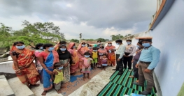 করোনা সচেতনতা ও পুষ্টি বাগান বিষয়ক প্রশিক্ষণ ও সহায়তা প্রদান