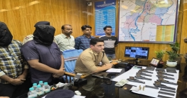 বহরমপুরে অস্ত্র পাচার চক্রে বড়সড় সাফল্য! উদ্ধার ৮ আগ্নেয়াস্ত্র-১৬ ম্যাগাজিন, গ্রেফতার ৩