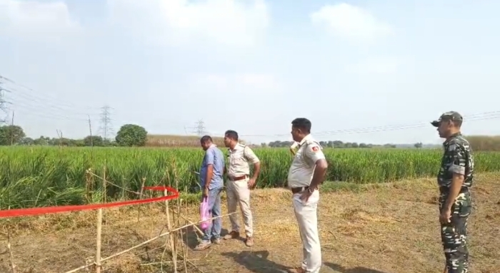 ফারাক্কায় ধানখেত থেকে অজ্ঞাত যুবকের গলাকাটা দেহ উদ্ধার, ঝাড়খণ্ড সীমান্তে চাঞ্চল্য ফারাক্কায় ধানখেত থেকে অজ্ঞাত যুবকের গলাকাটা দেহ উদ্ধার, ঝাড়খণ্ড সীমান্তে চাঞ্চল্য